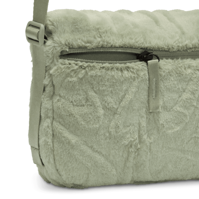 Nike Wmns Nike Sportswear Futura 365 Faux Fur Crossbody Bag