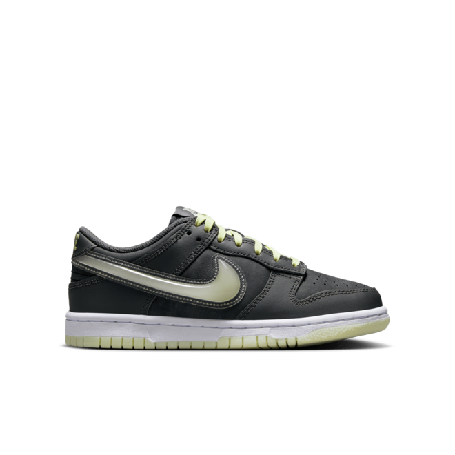 GS Nike Dunk Low 'White/Laser Fuchsia|FB9109-102|Top Fashion