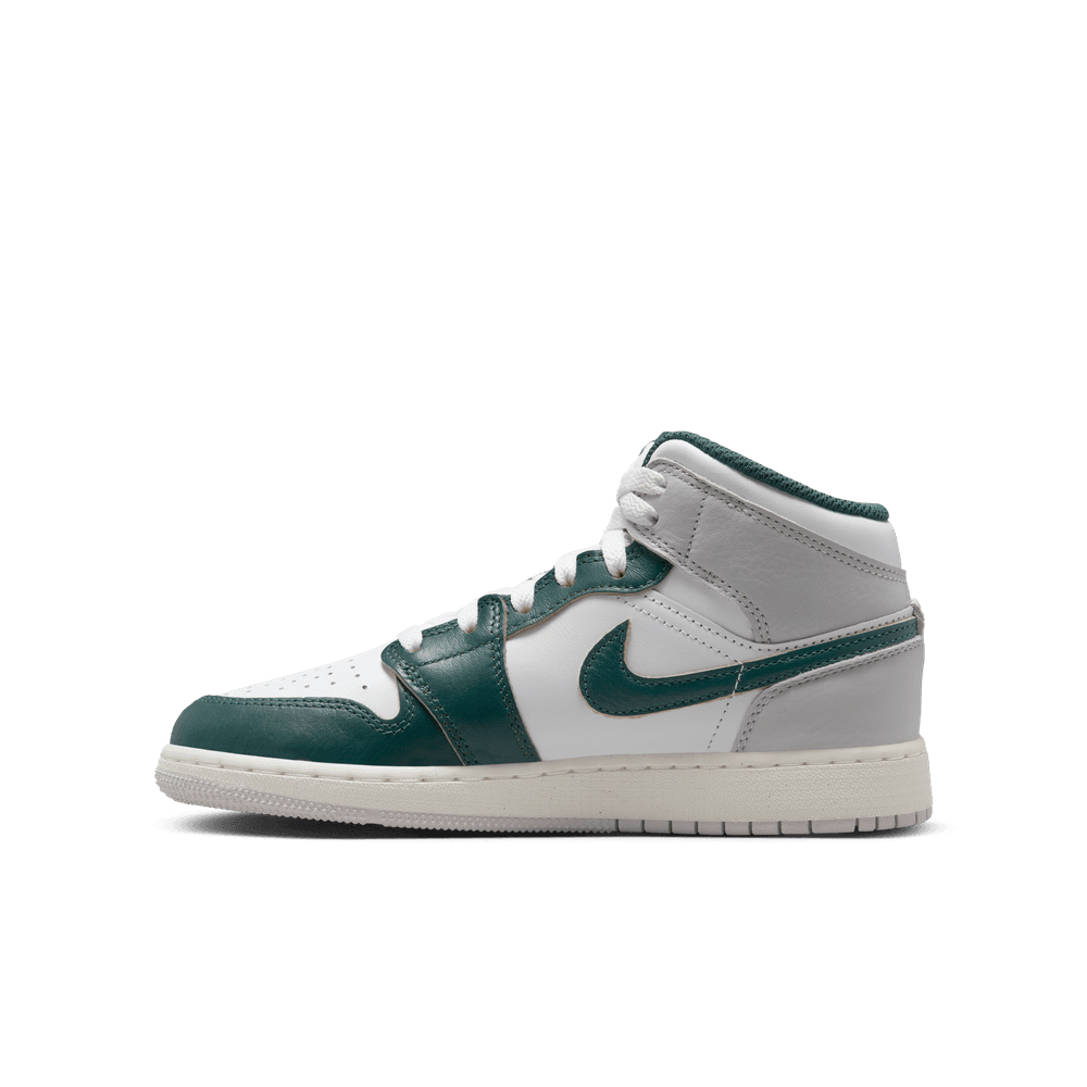 GS Air Jordan 1 Mid SE 'WHT/Oxidized GRN-Sail-NRU GRY|FQ8088 GS Air Jordan 1 Mid SE 'WHT/Oxidized GRN-Sail-NRU GRY|FQ8088