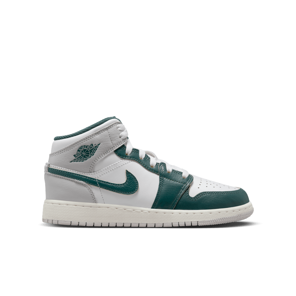 GS Air Jordan 1 Mid SE 'WHT/Oxidized GRN-Sail-NRU GRY|FQ8088 GS Air Jordan 1 Mid SE 'WHT/Oxidized GRN-Sail-NRU GRY|FQ8088