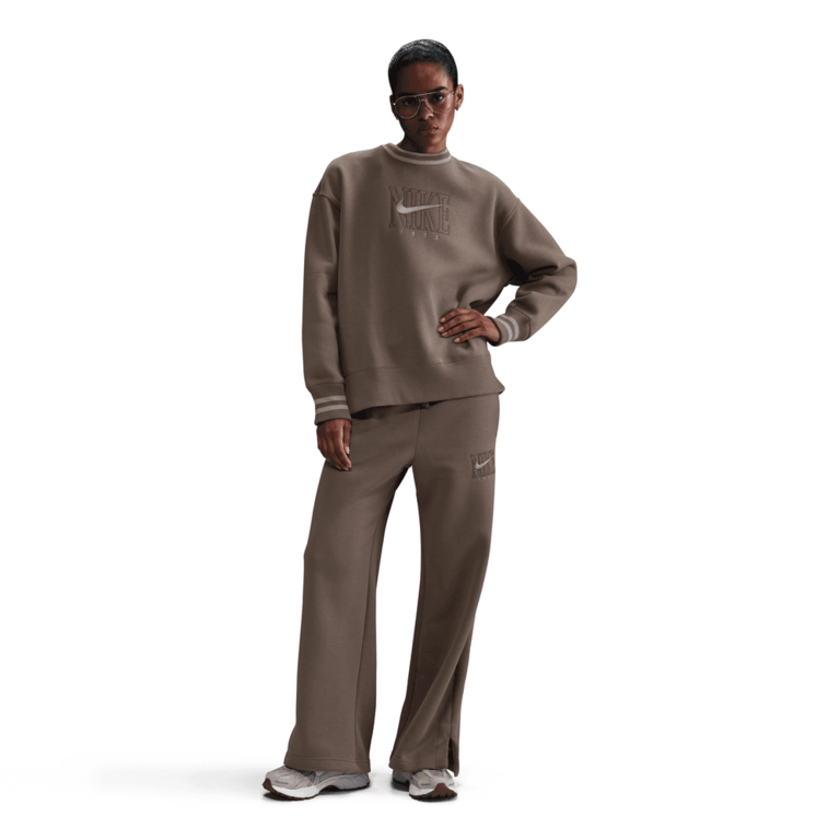Wmns Nike SPW PHN Fleece OS Graphic Crewneck 'Mink BRN Wmns Nike SPW PHN Fleece OS Graphic Crewneck 'Mink BRN