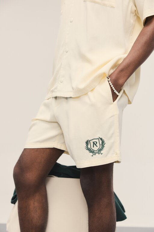 Represent Represent Crest Short