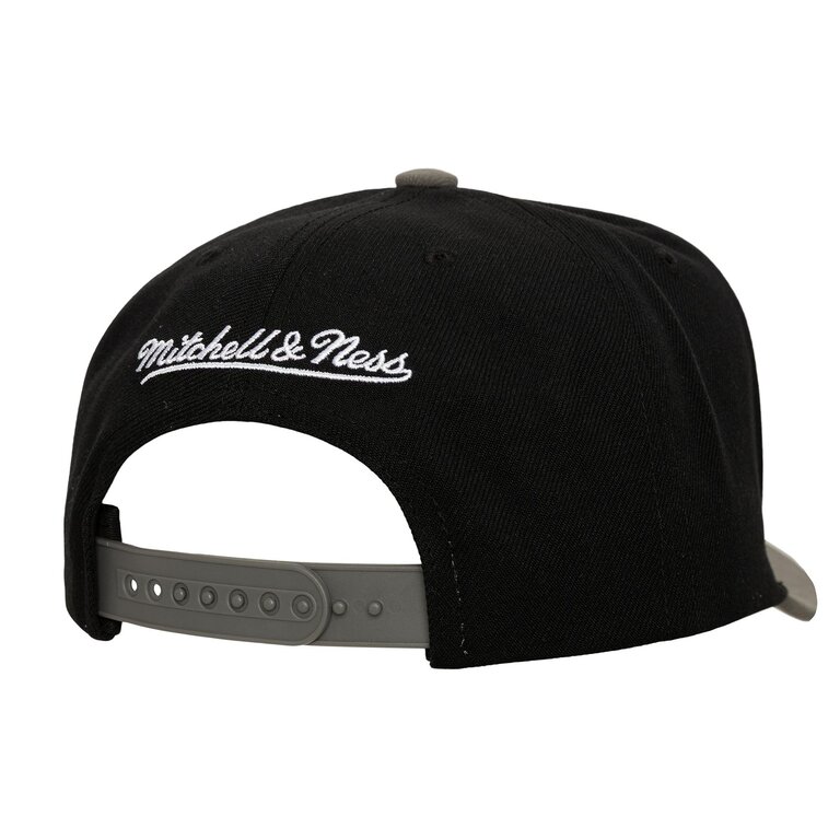 Mitchell & Ness M&N NBA Y2K Pro Pinch Snapback Bulls