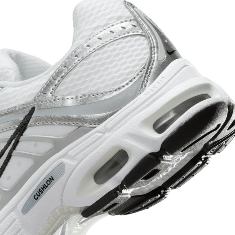 Nike Wmns Nike Air Max Moto 2K