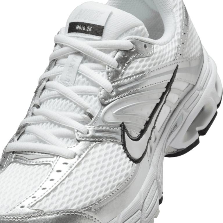 Nike Wmns Nike Air Max Moto 2K