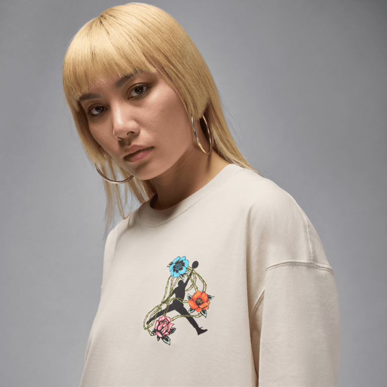 Air Jordan Wmns Air Jordan Flight Oversized Graphic Tee FA25