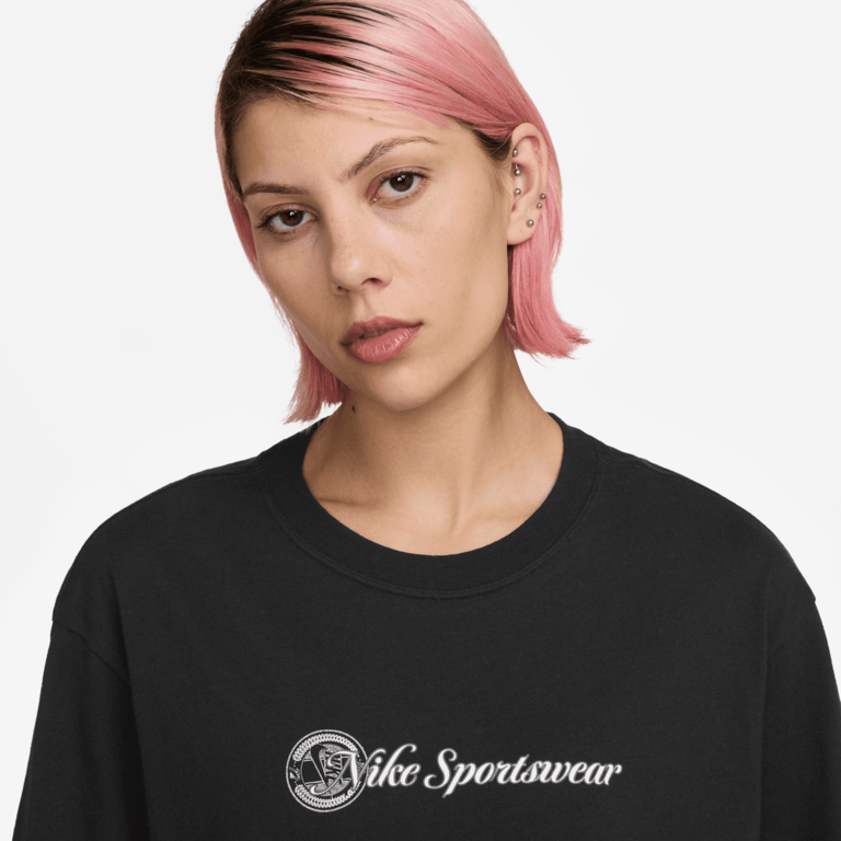 Nike Wmns Nike Sportswear Club Crop Tee
