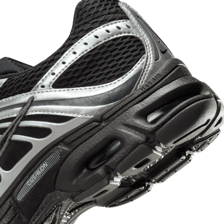 Nike Wmns Nike Air Max Moto 2K