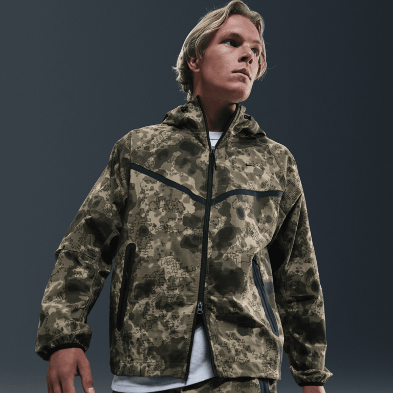 Nike Nike Tech -FIT Woven Camo Windrunner Oversized Jacket