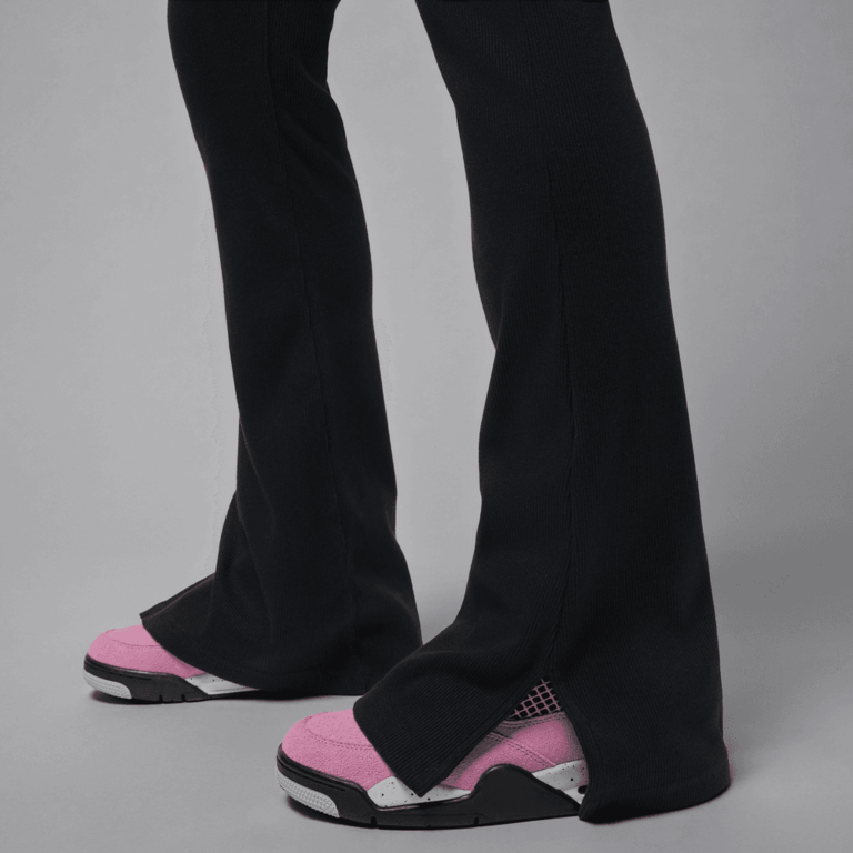 Air Jordan Wmns Air Jordan Brooklyn Essentials Mid-Rise Flared Leggings
