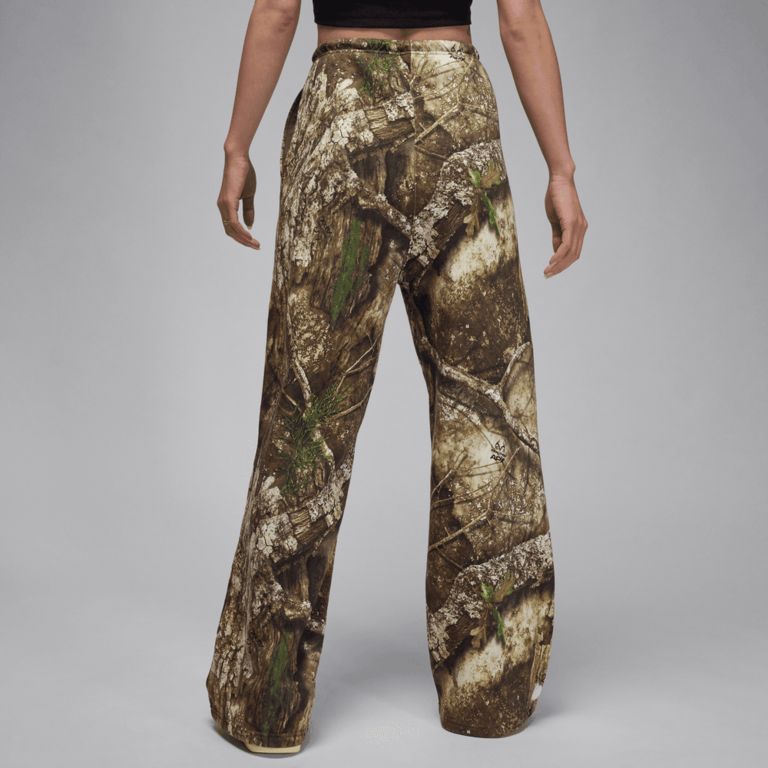 Air Jordan Wmns Air Jordan Brooklyn Fleece Realtree Open Hem Pant
