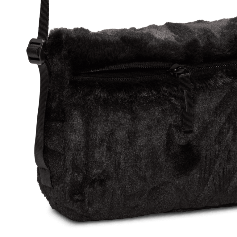 Nike Wmns Nike Sportswear Futura 365 Faux Fur Crossbody Bag