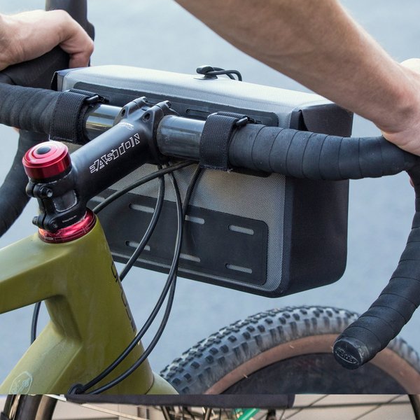 Blackburn Outpost Elite Hitch Hiker Handlebar Bag