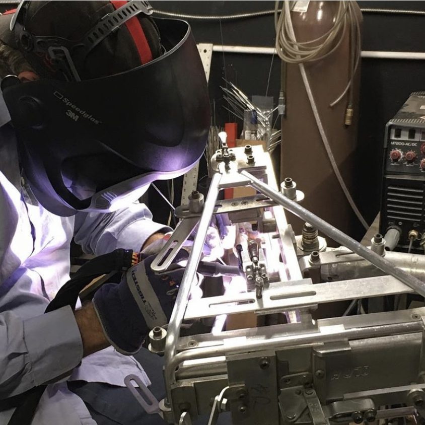 OLD MAN MOUNTAIN Divide Front or Rear Bike Rack - Black