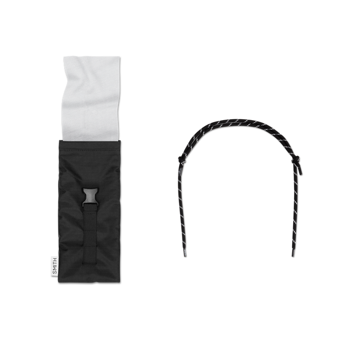 SMITH Seeker Matte Black + ChromaPop Polarized Black Lens