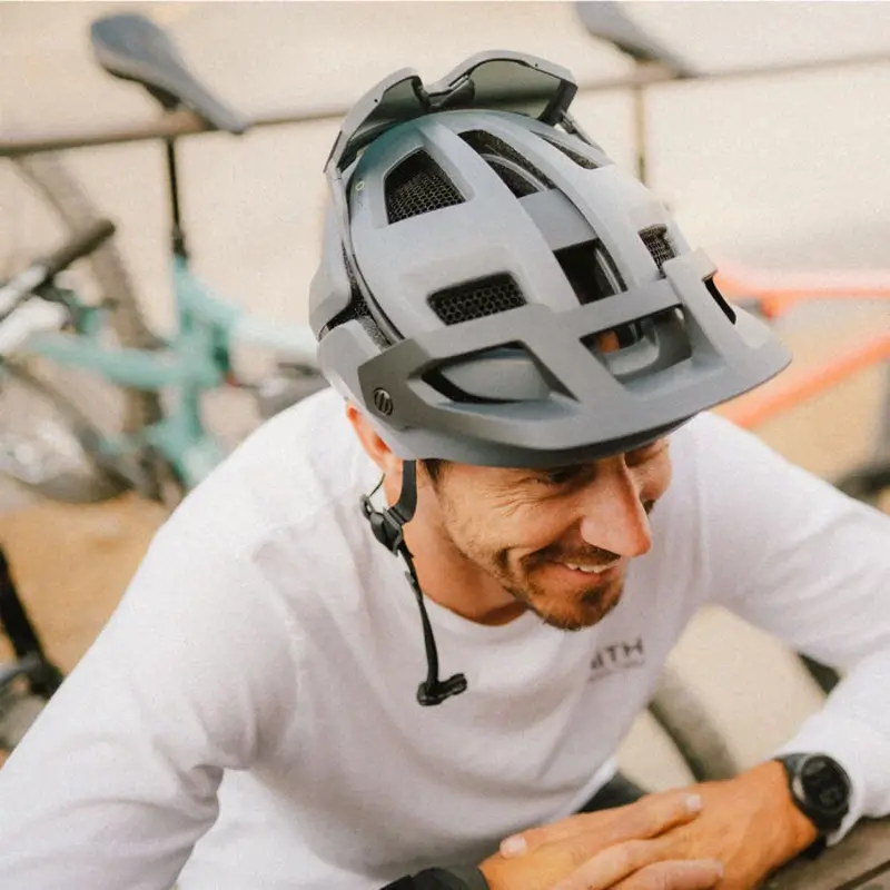 Smith Forefront 3 MIPS Helmet - Bike and Brew