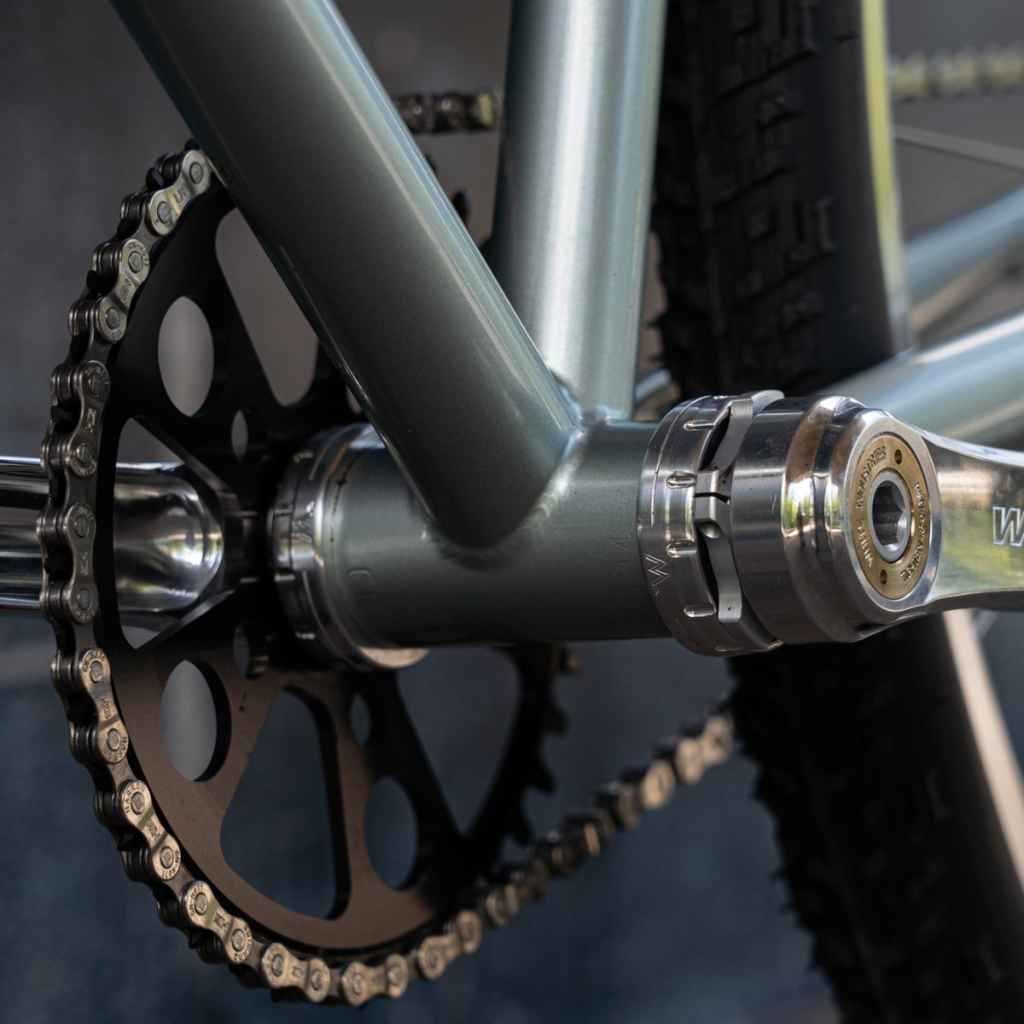 WHITE INDUSTRIES External BSA Bottom Bracket | BB30 | Silver