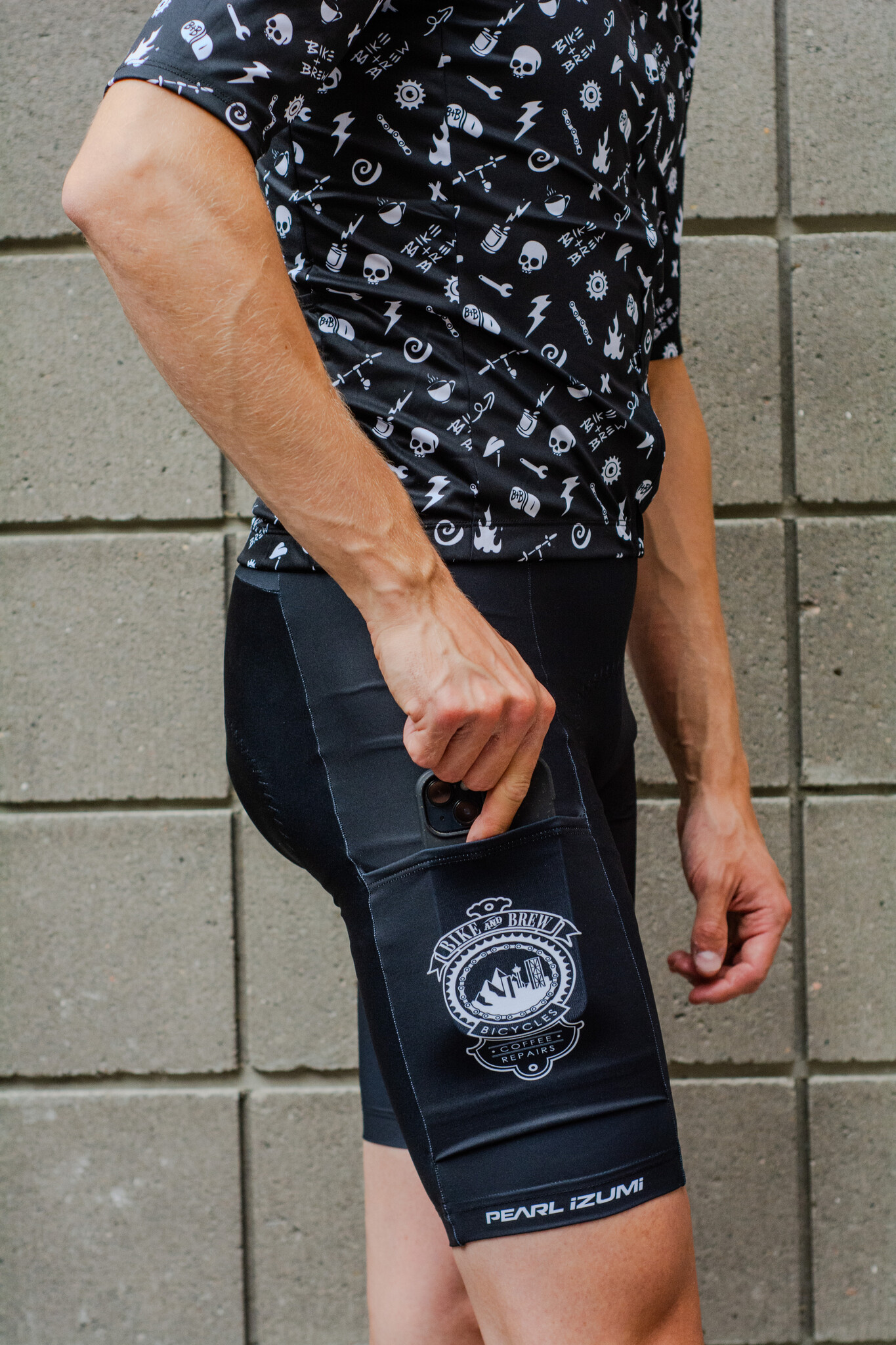 PEARL IZUMI Women's Attack Air Shorts x Bike and Brew