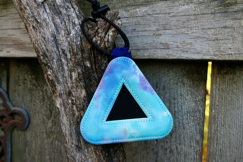 Blue Lug Triangle Reflector - Bike and Brew