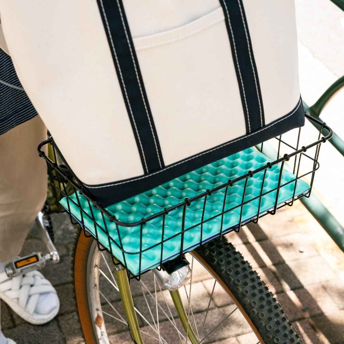 BLUE LUG Puff Seat Basket Pad