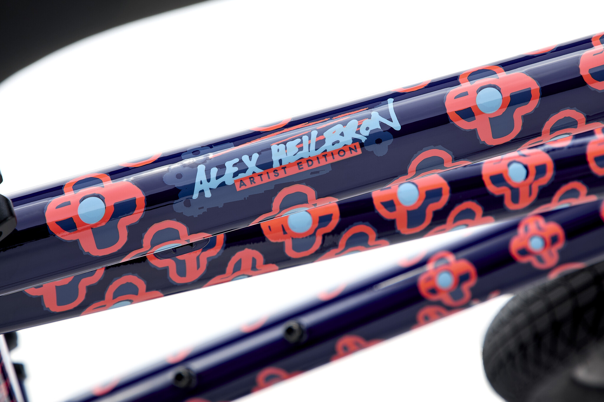 KONA Humu - Artist Edition