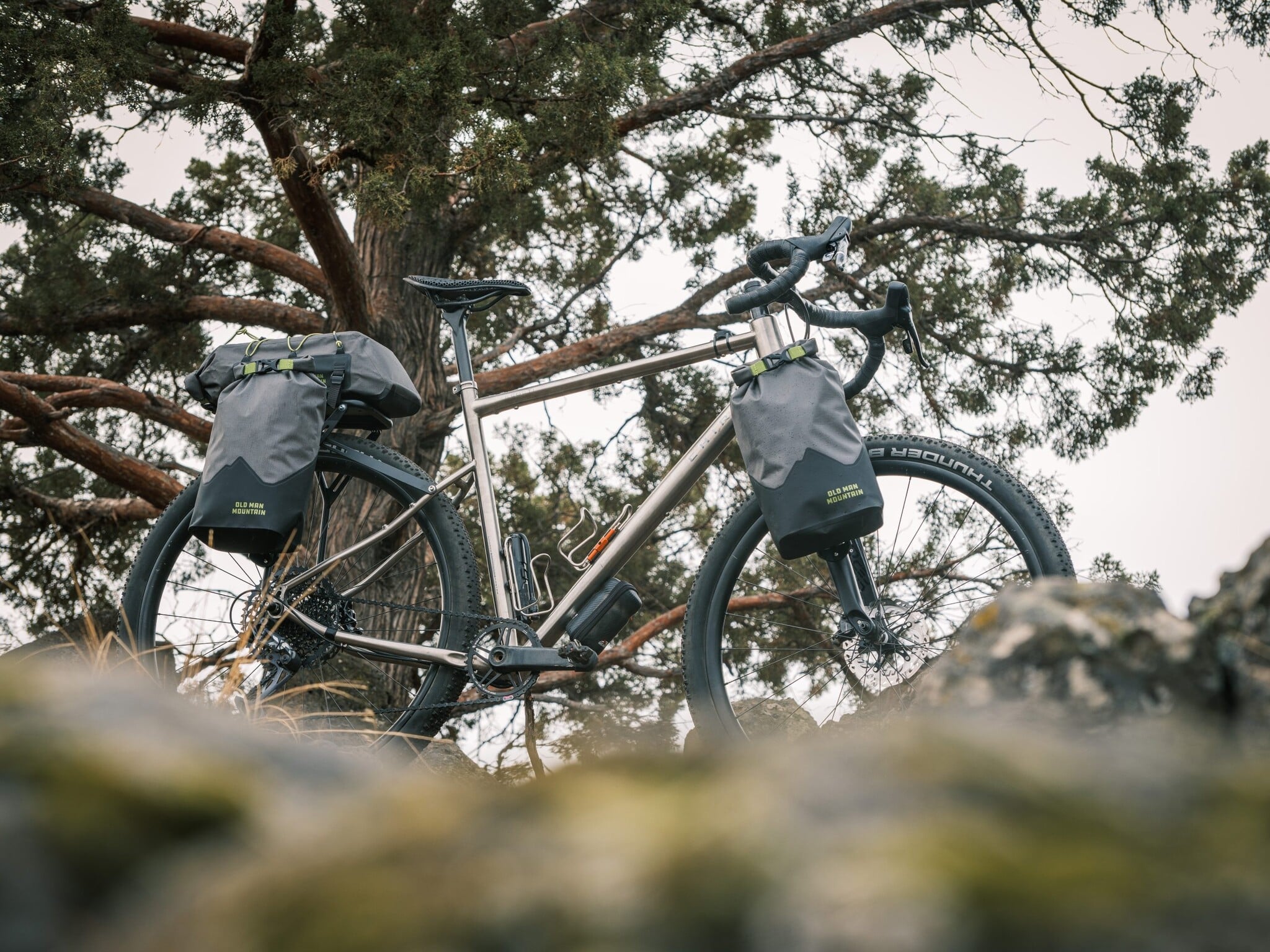 OLD MAN MOUNTAIN Hemlock Bags with FLiP Cages - Pair