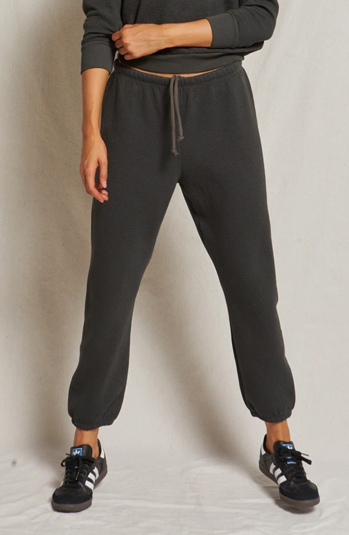 Aritzia Sweatpants, Women's Fashion, Clothes on Carousell