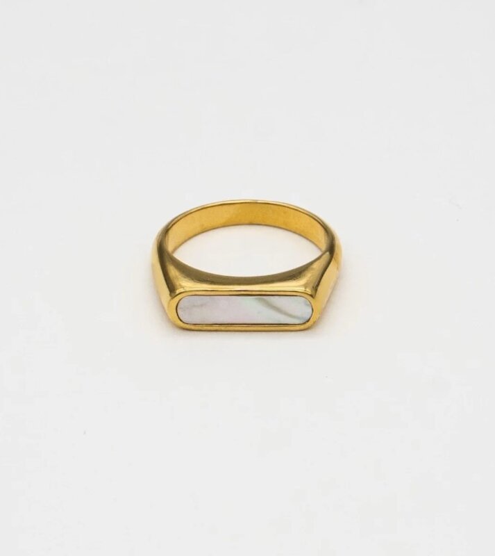 Brenda Grands Shell Ring Bar