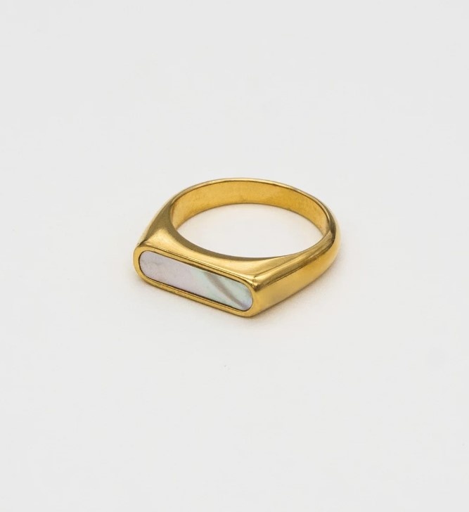 Brenda Grands Shell Ring Bar