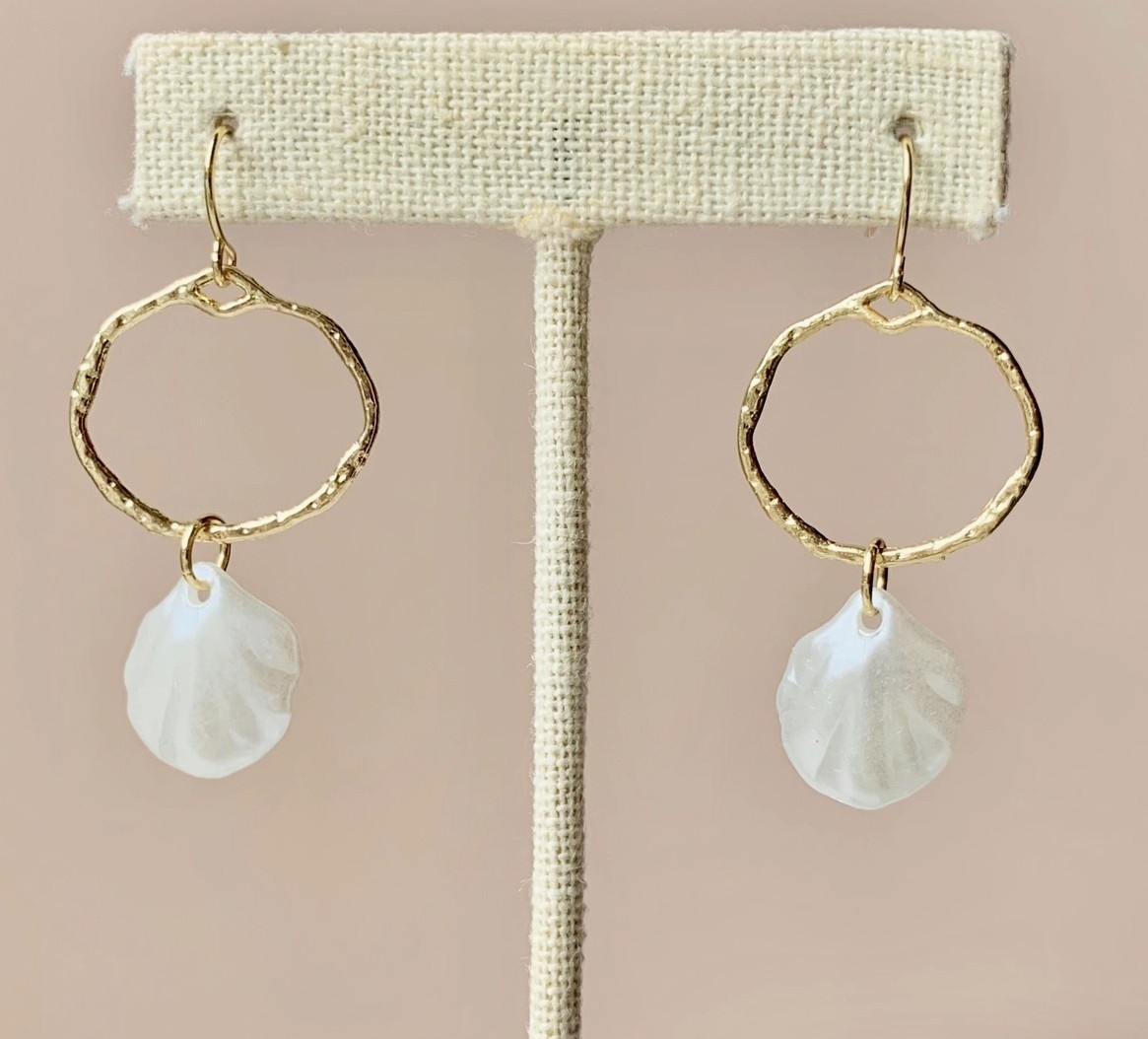 Seashell Hoop Dangles - Gold