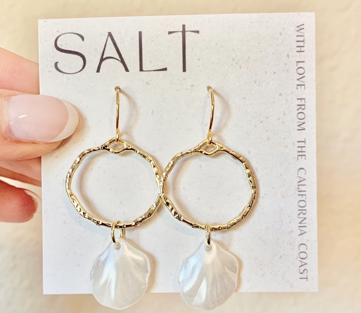 Seashell Hoop Dangles - Gold