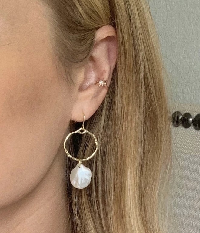 Seashell Hoop Dangles - Gold