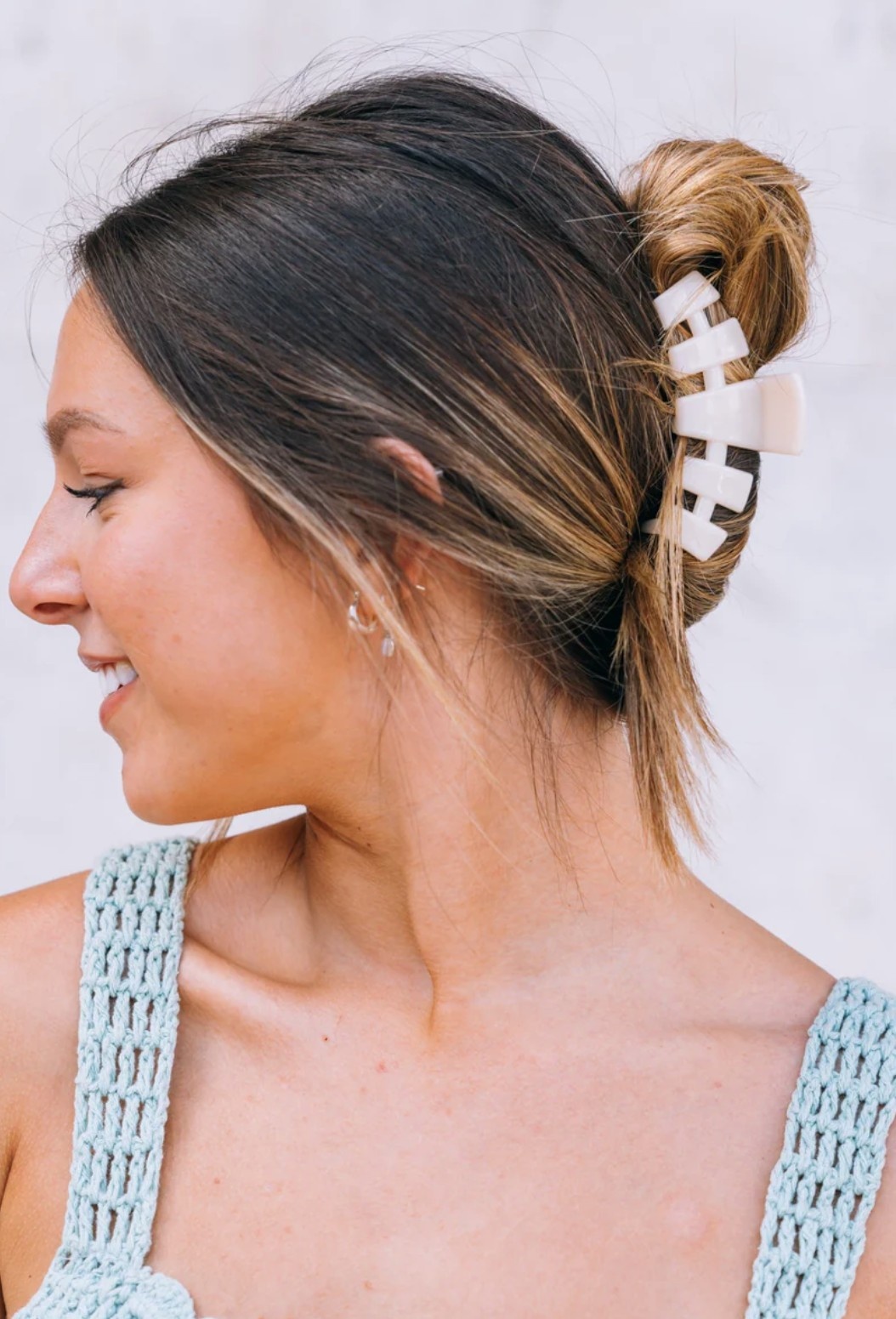 Teleties Classic Almond Beige Medium Claw Hair Clip