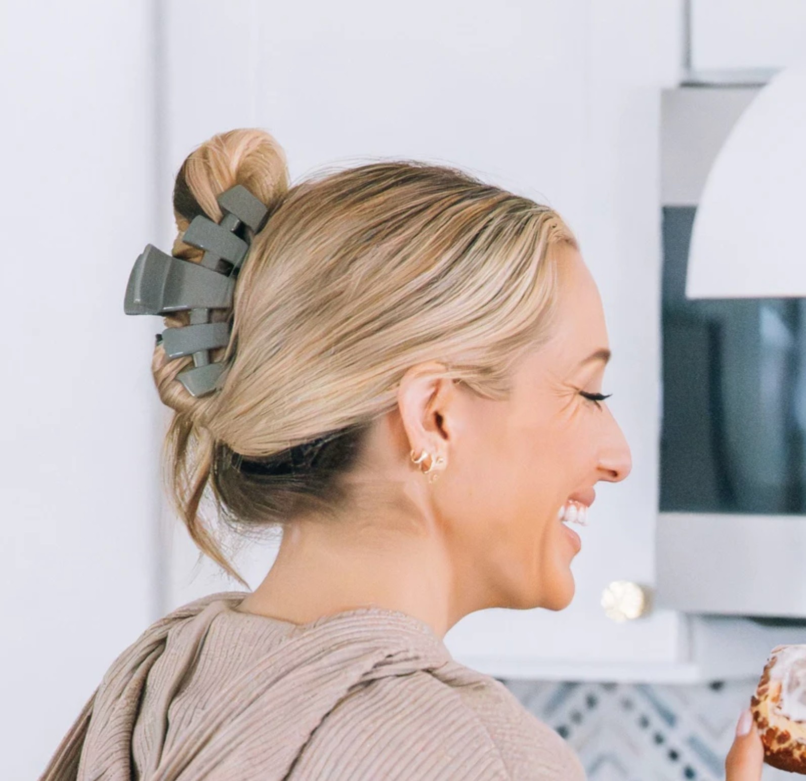 Teleties Classic Sage It Ain't So Large Hair Clip