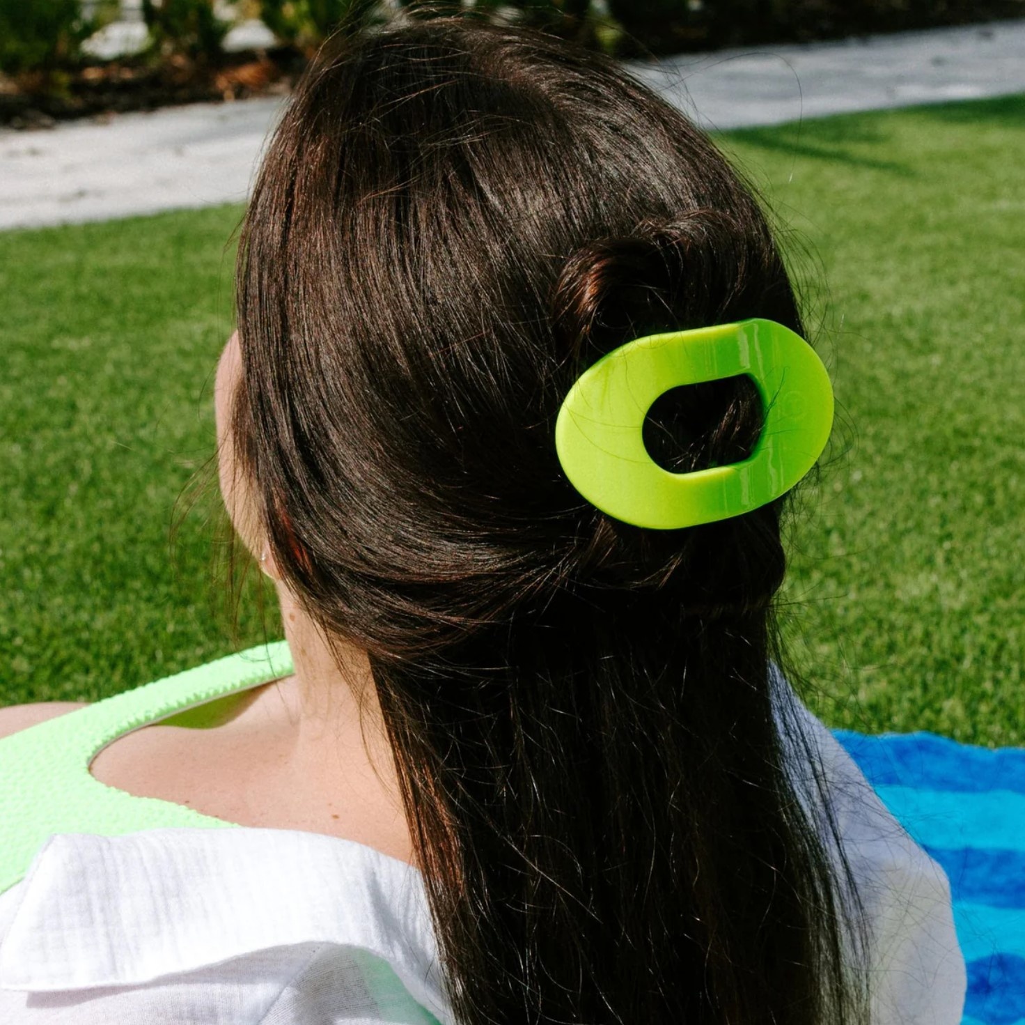 Teleties Medium Flat Round Hair Clip