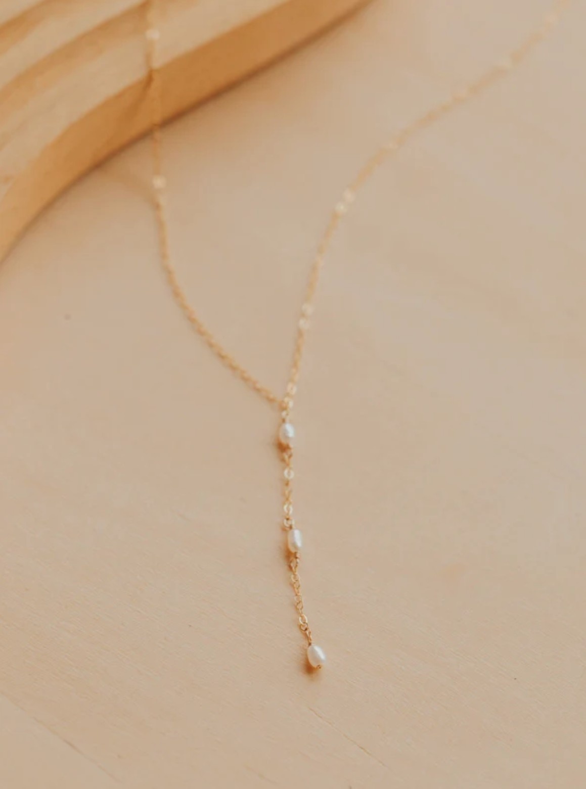 Hello Adorn Del Mar Lariat