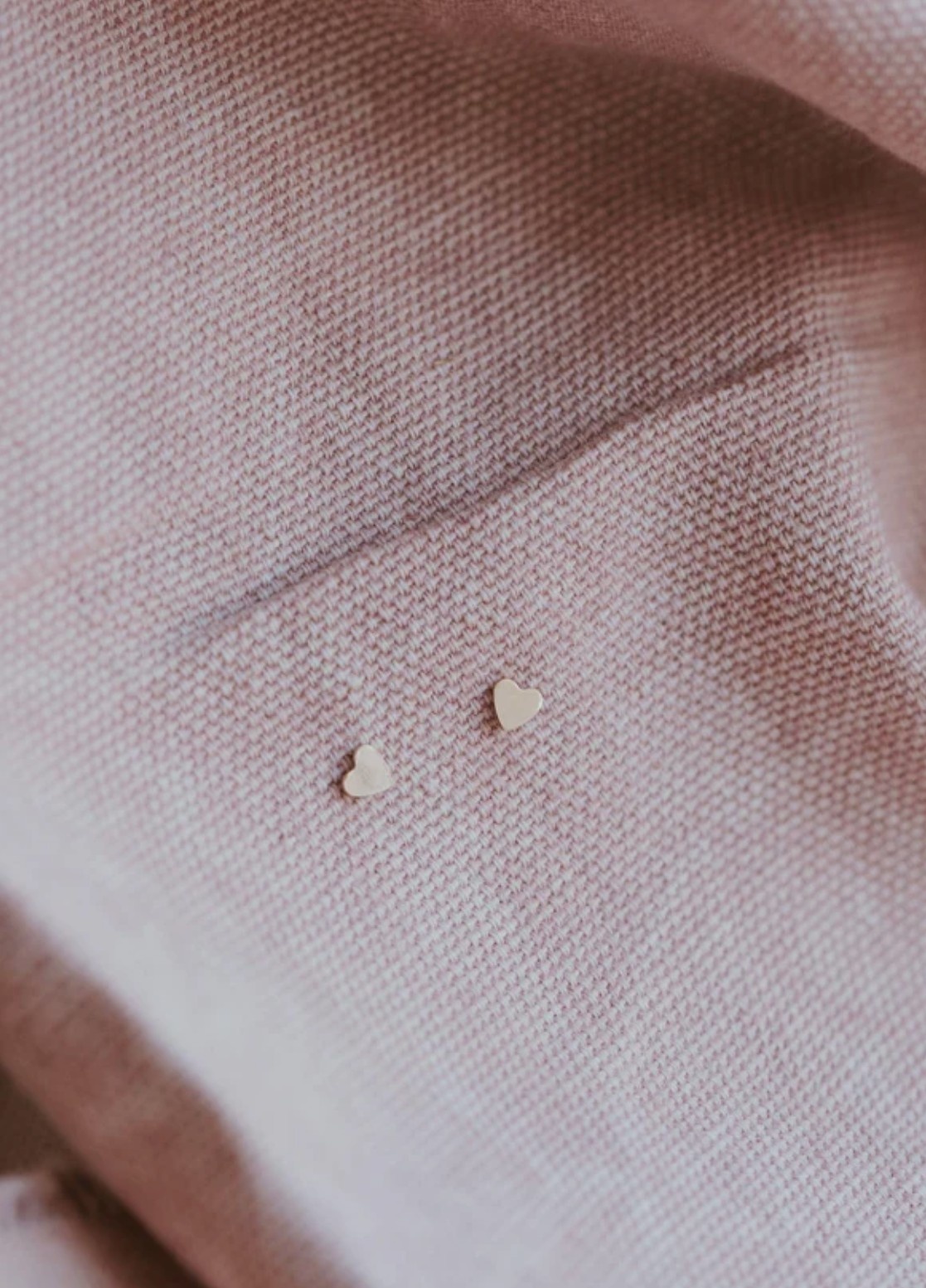 Hello Adorn Tiny Heart Studs