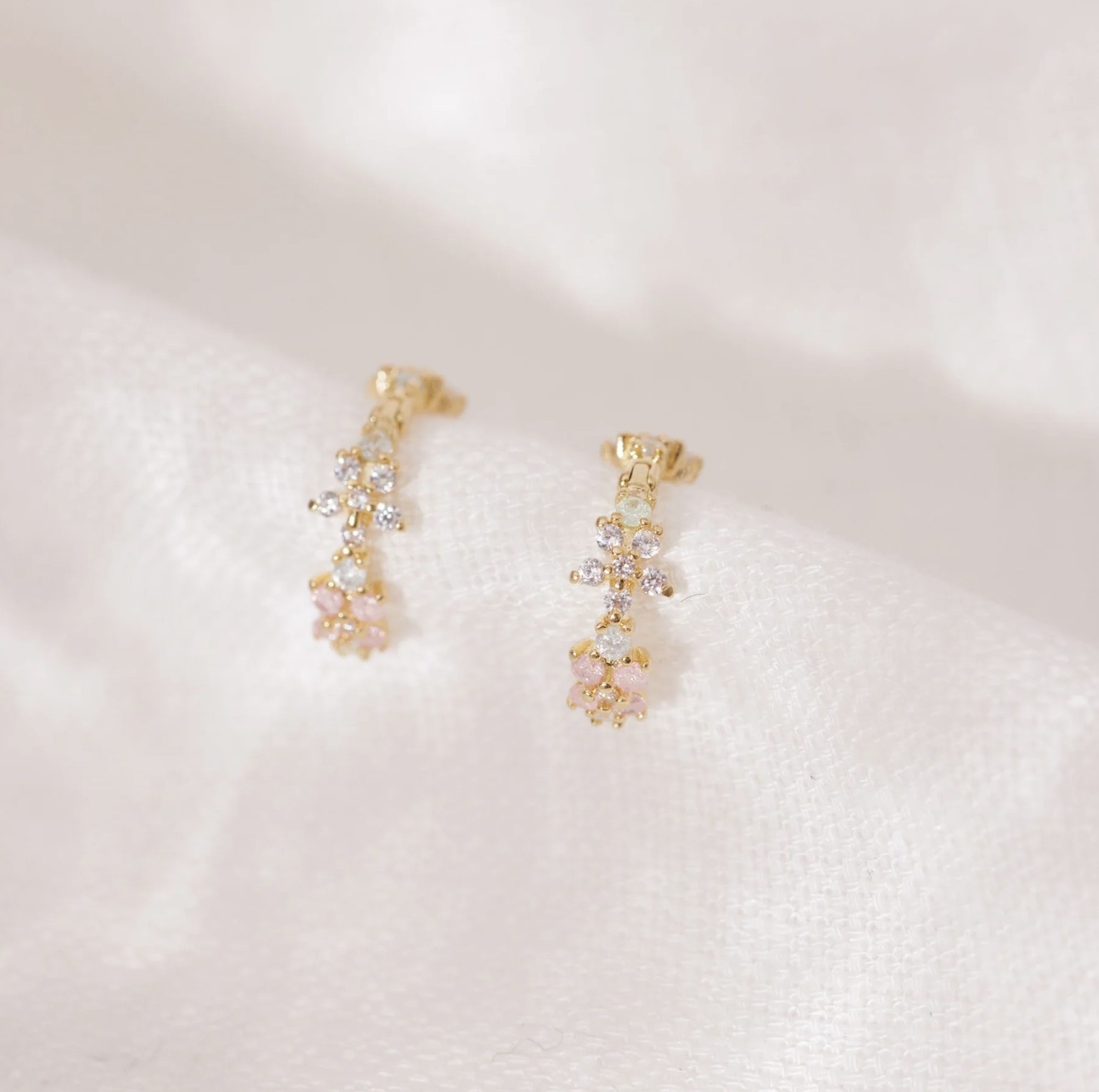 Adorn512 Flower Huggies