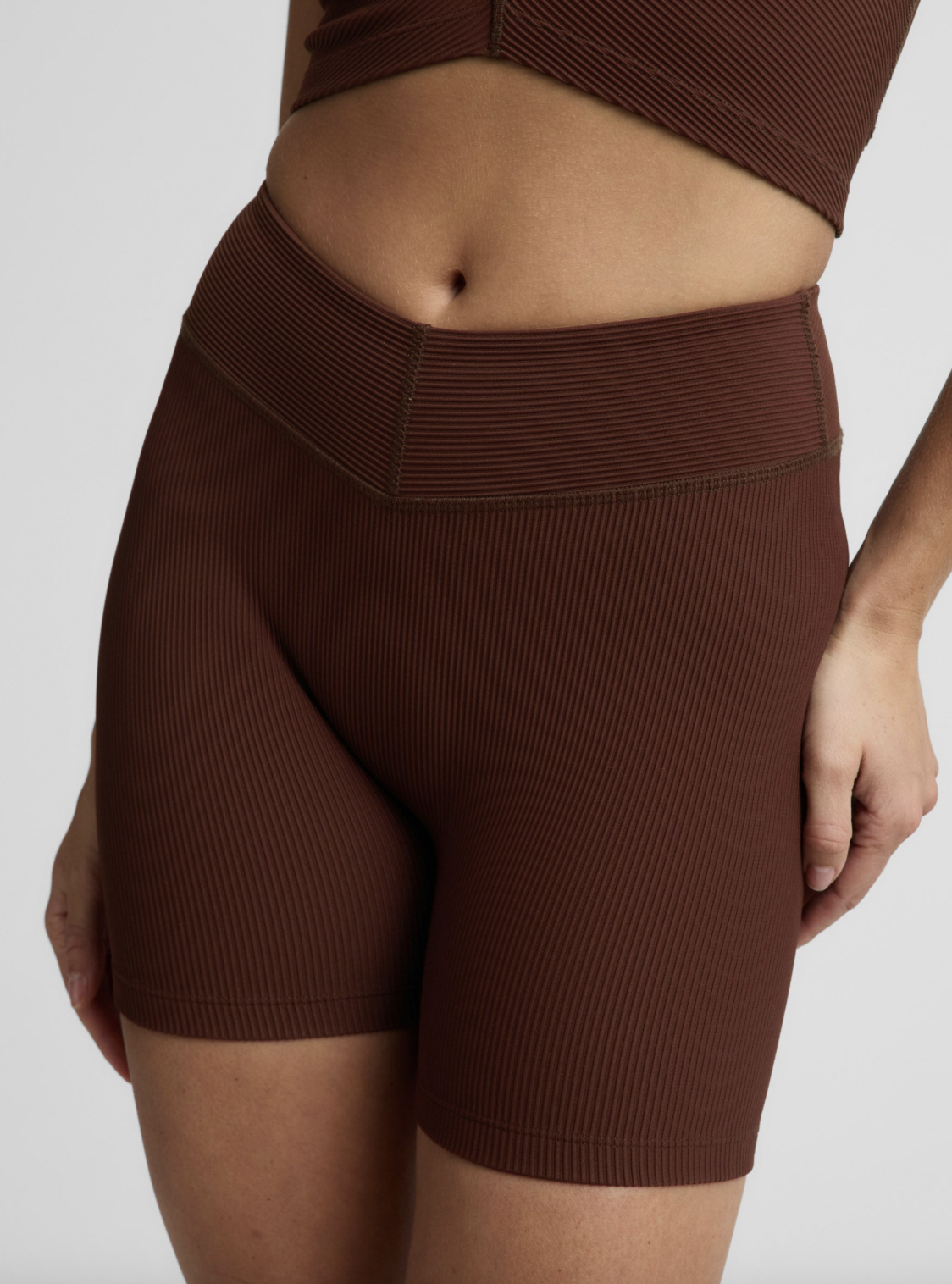 Beyond Yoga Impulse Ribbed V - Waist 5" Biker Short