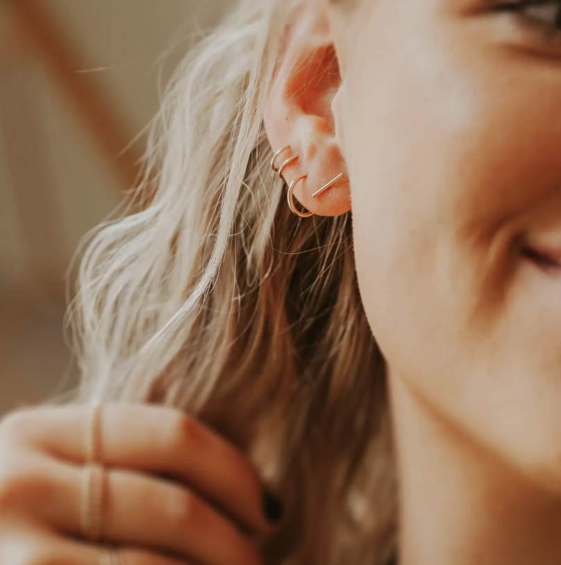 Hello Adorn Tiny Bar Studs