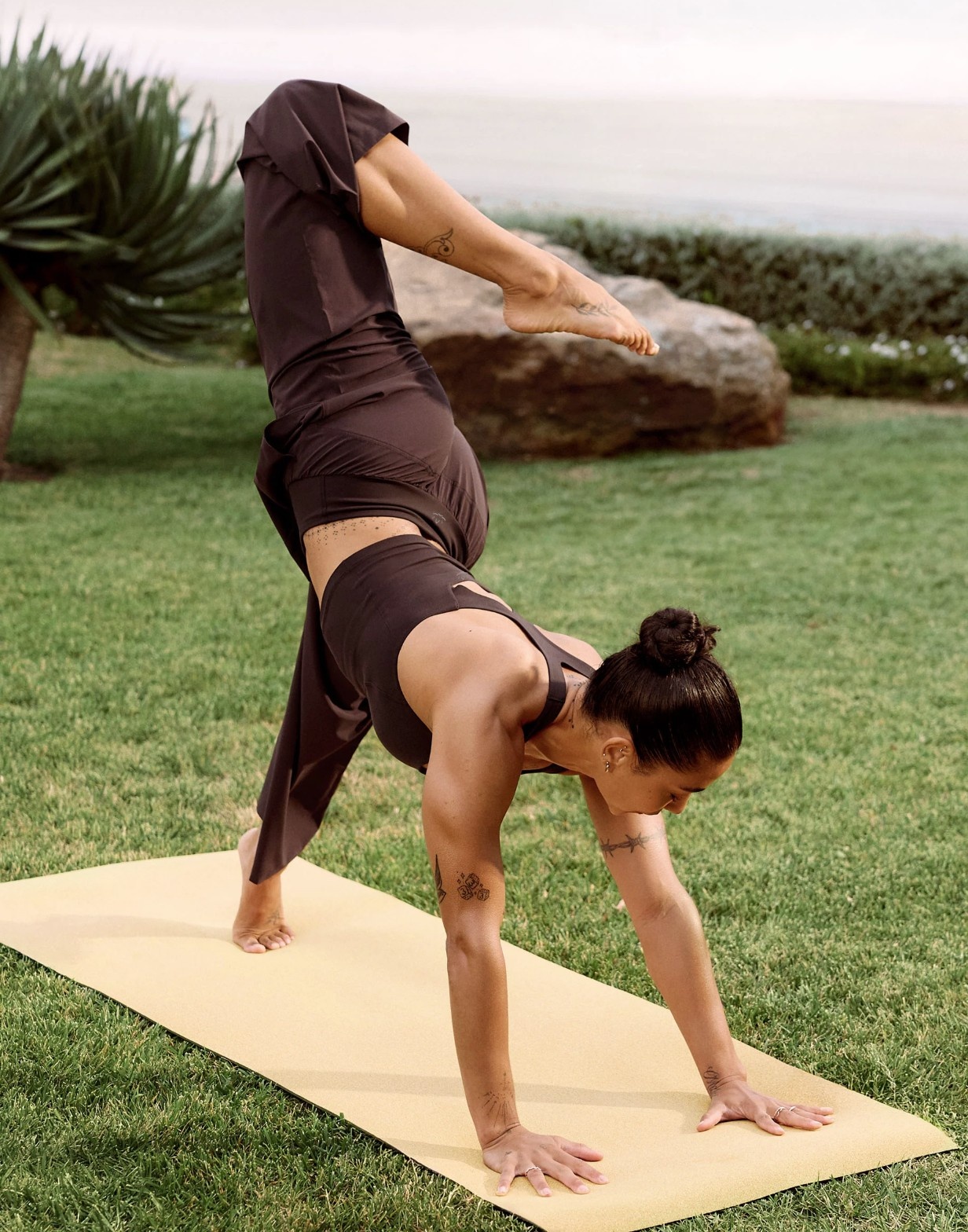 Beyond Yoga glowzone™ Hybrid Straight Leg Pant 31"
