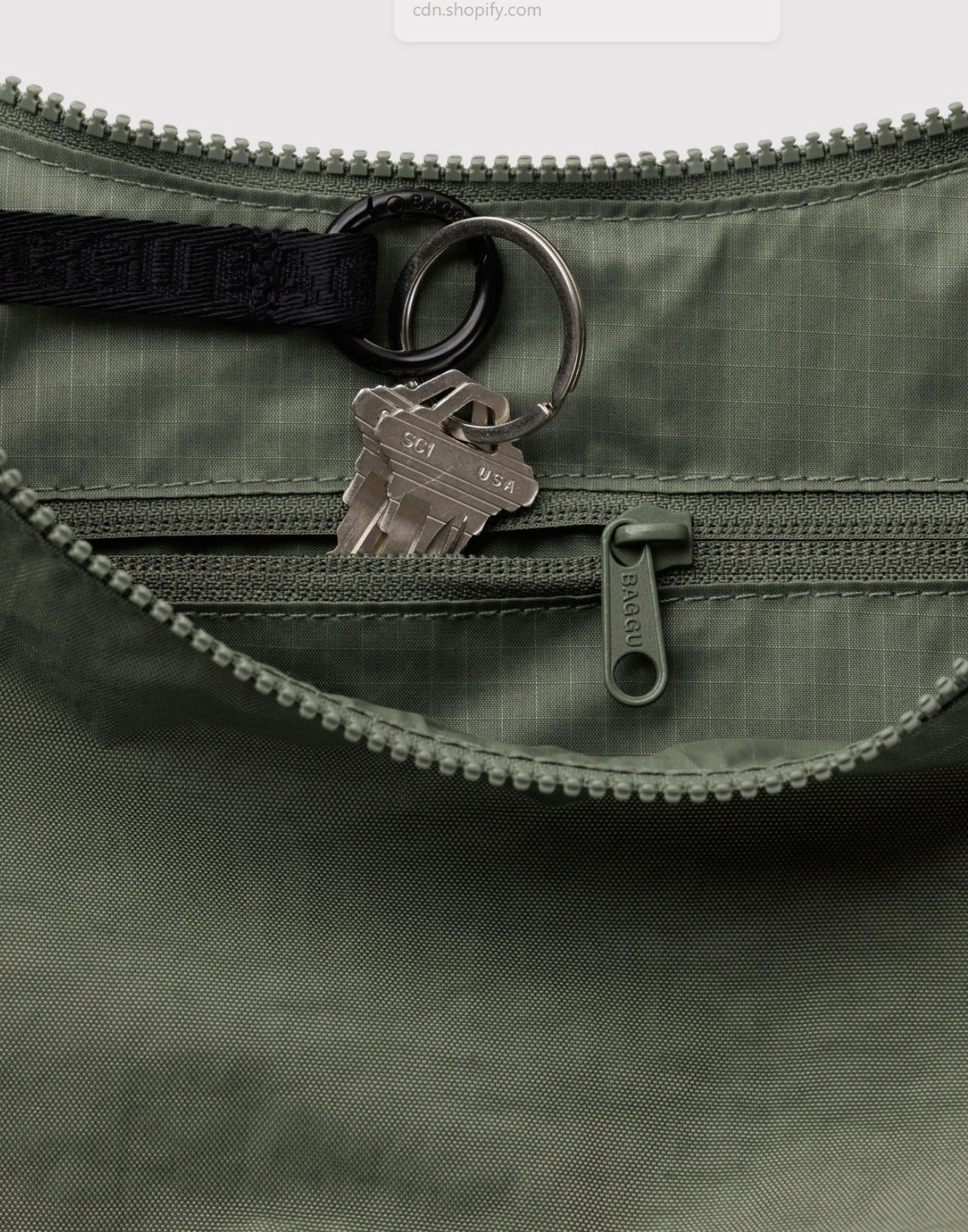 Baggu Medium Nylon Crescent Bag