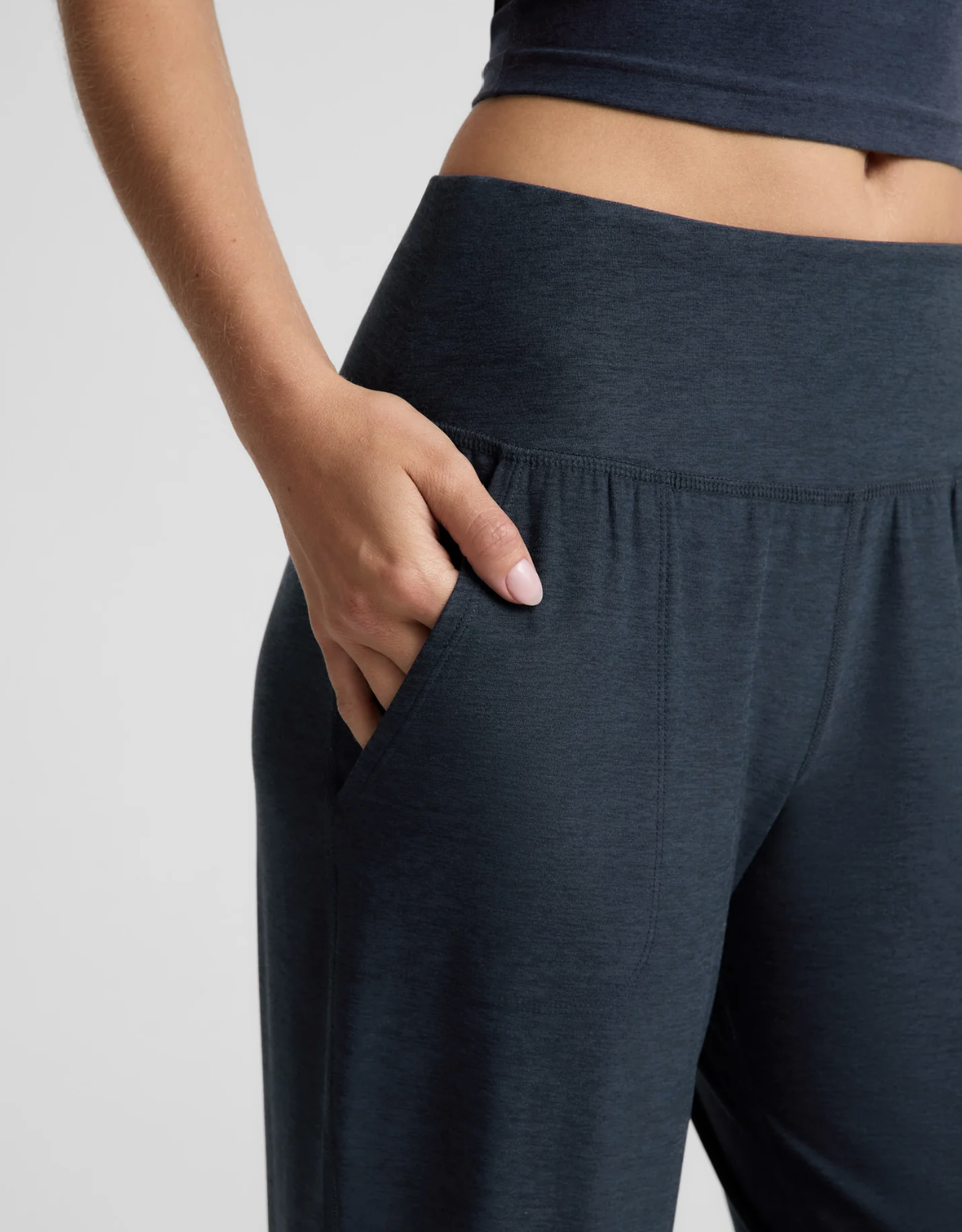 Beyond Yoga Mid-Weight Midi Jogger