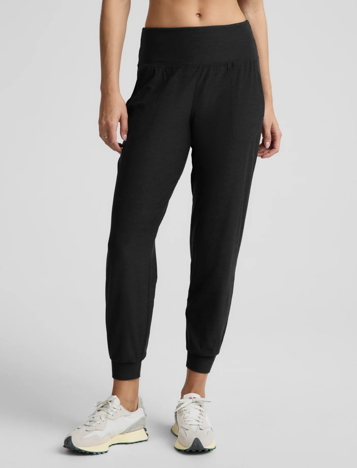 Beyond Yoga Mid-Weight Midi Jogger