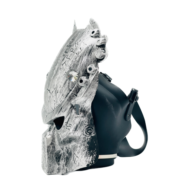 KAPOW KAPOW PREDATOR INSPIRED GAS MASK WITH SKULL ACRYLIC BONG 1-SILVER S920