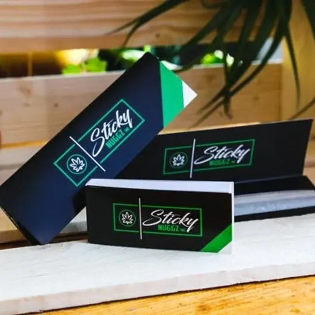 STICKY NUGGZ STICKY NUGGZ  ROLLING PAPER