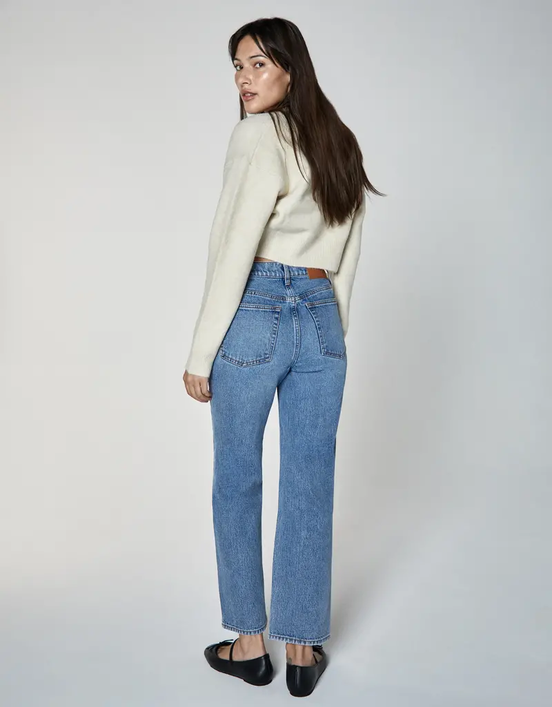 UNPUBLISHED RAE HIGH-RISE CROP JEAN