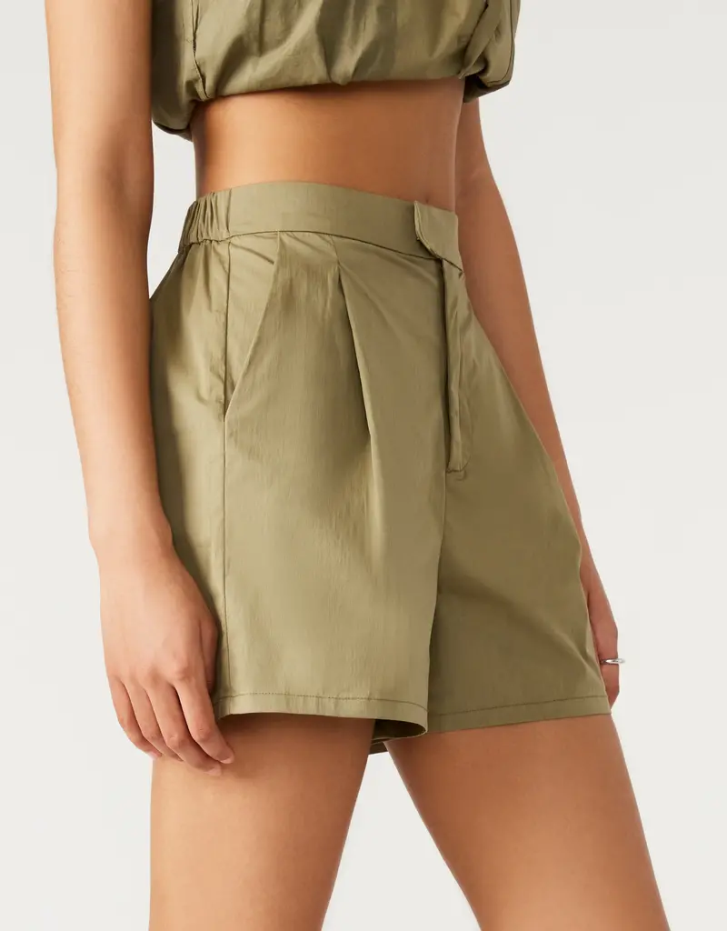 STEVE MADDEN ANIDA SHORTS