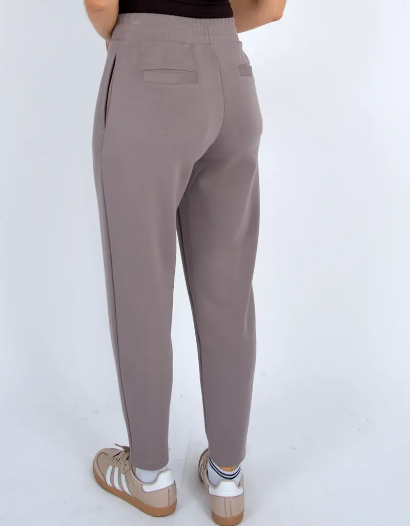 RD STYLE JULINA SOFT KNIT TAPERED PANT