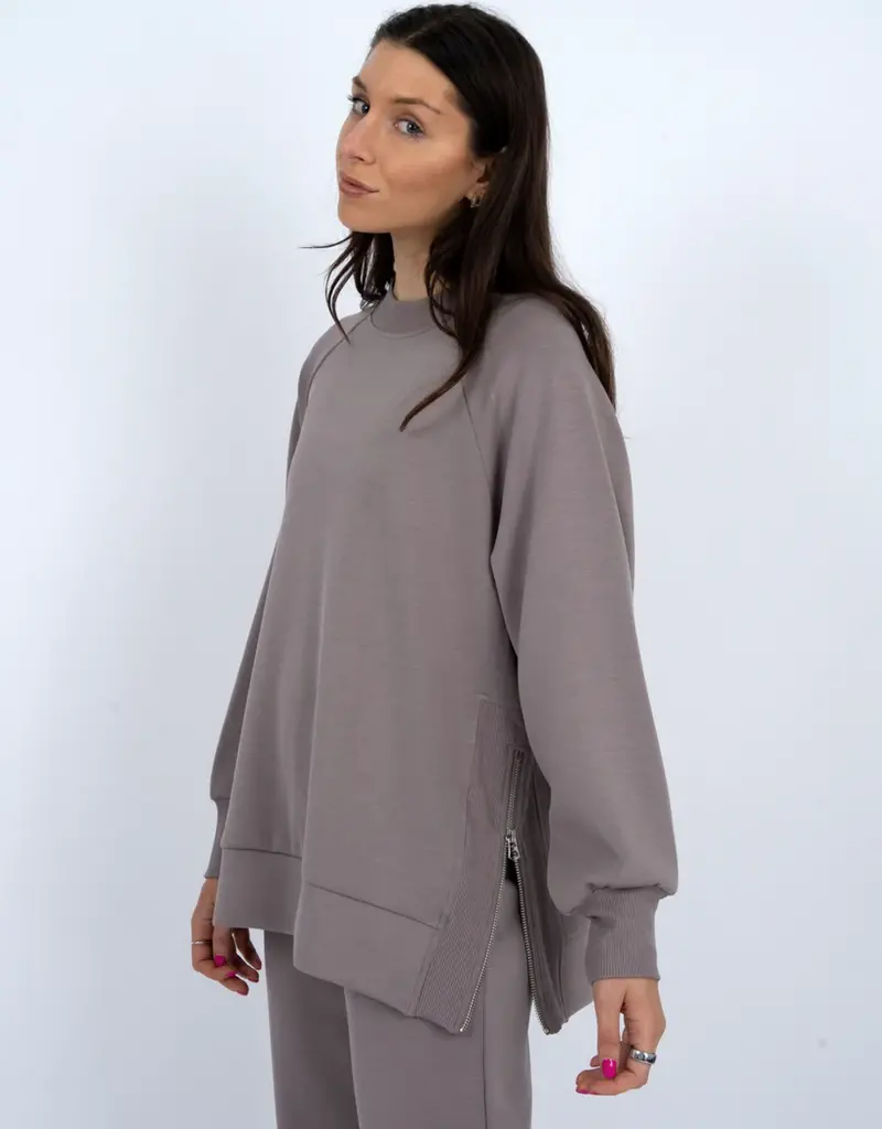 RD STYLE PENELA SOFT KNIT PULLOVER